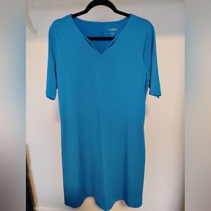 Elizabeth & Clarke Blue V-Neck Short Sleeve Athletic Dress With Pockets